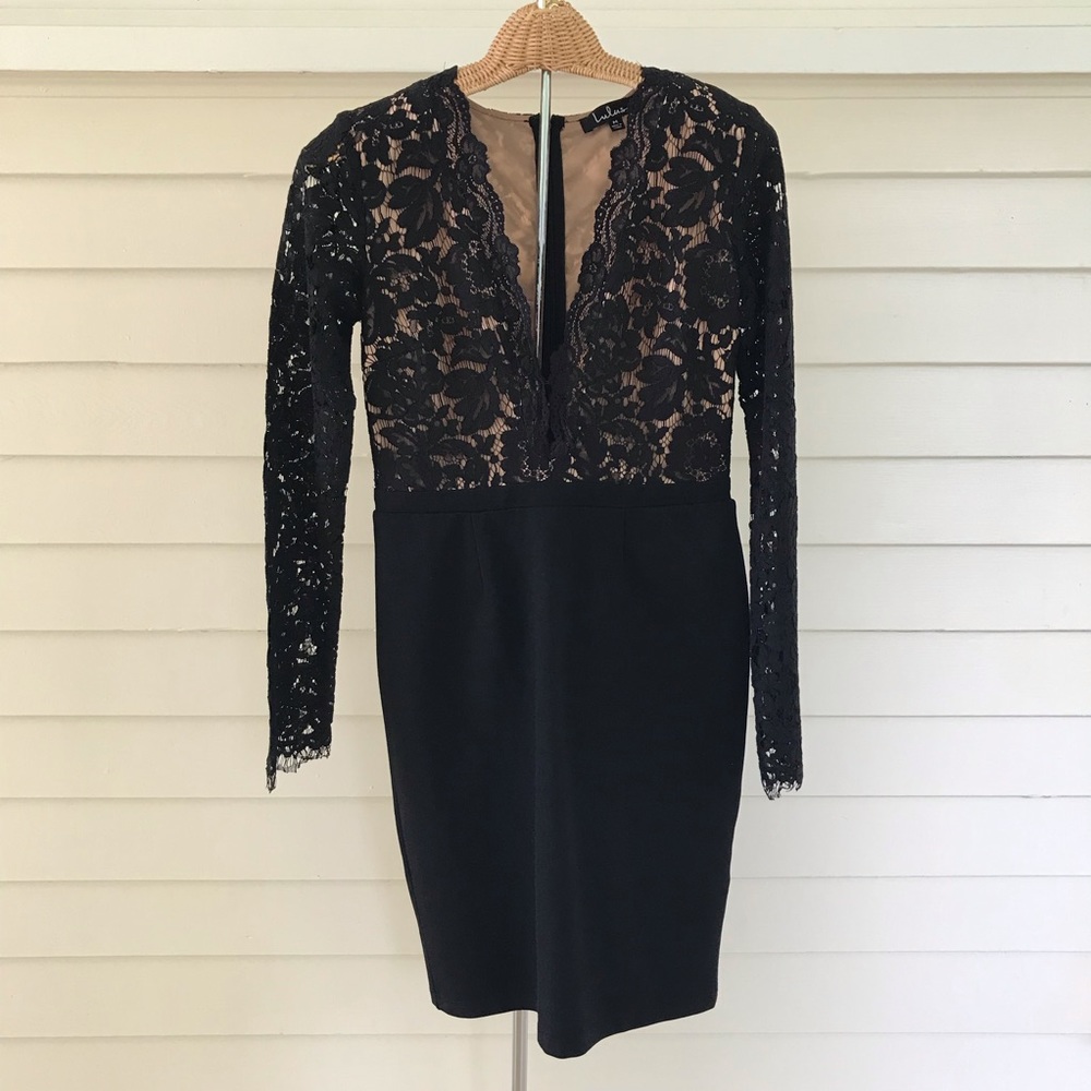 Lulu’s Swooner Later Long Sleeve V Neck Lace Dress Black Size Medium